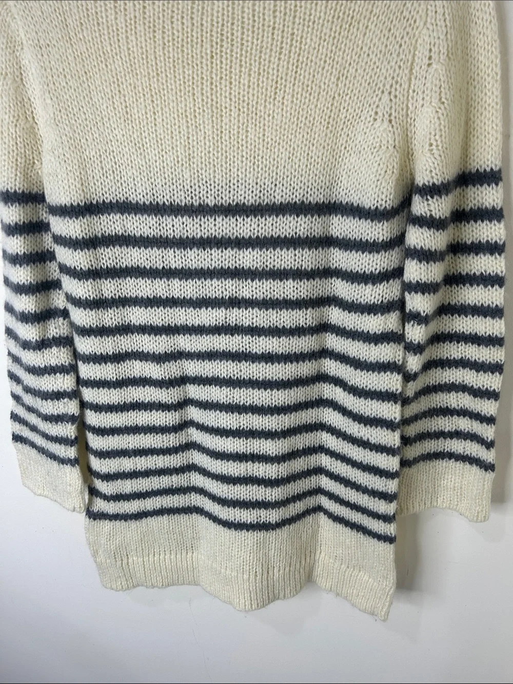 WOODEN SHIPS Ivory and Gray Striped Knit Sweater Size Small/Medium